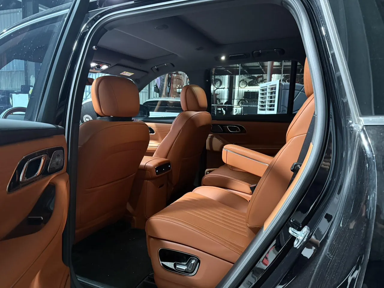 Geely Galaxy 2025 M9 1.5T 230km two-wheel drive smart version of automatic gear 3