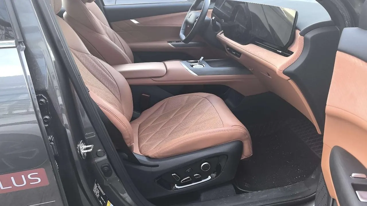 ChangAn 2025 CS75 PLUS 1.5T New Blue Whale Prestige Automatic 3