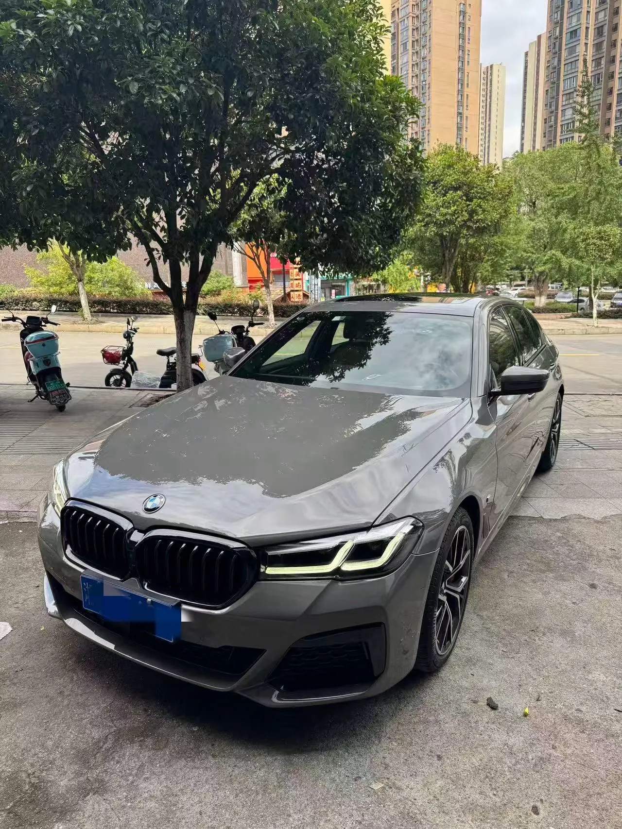 Открыть галерею: BMW 5 Series (Imported) 2022 540i 3.0T Fashion Edition M Sports Suit Automatic Gear