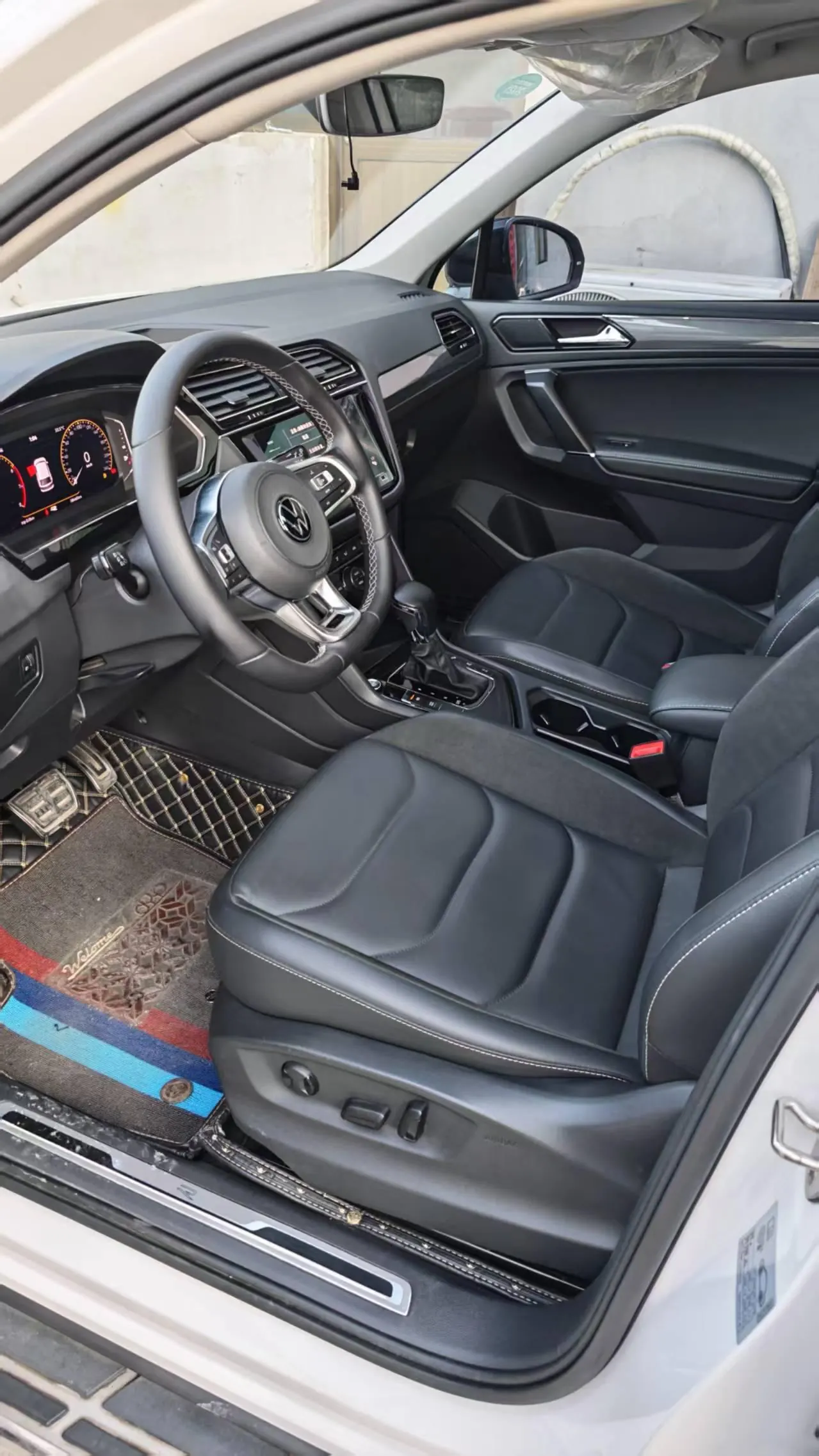 Volkswagen 2021 Tiguan L R-Line 2.0TSI 330TSI Two-Drive Overdrive Automatic Gear 5