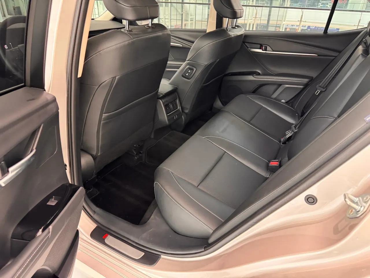 Toyota 2024 Camry 2.0GVP Stepless Deluxe Edition Automatic Transmission 6