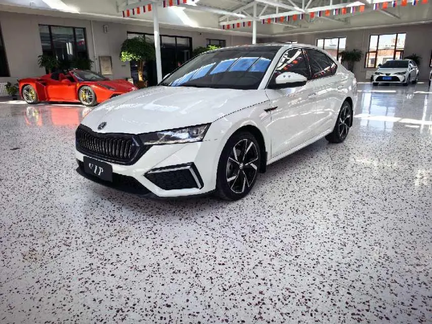 Открыть галерею: Skoda 2022 Ming Rui PRO 1.4TSI TSI280 Exclusive Edition Automatic Gear