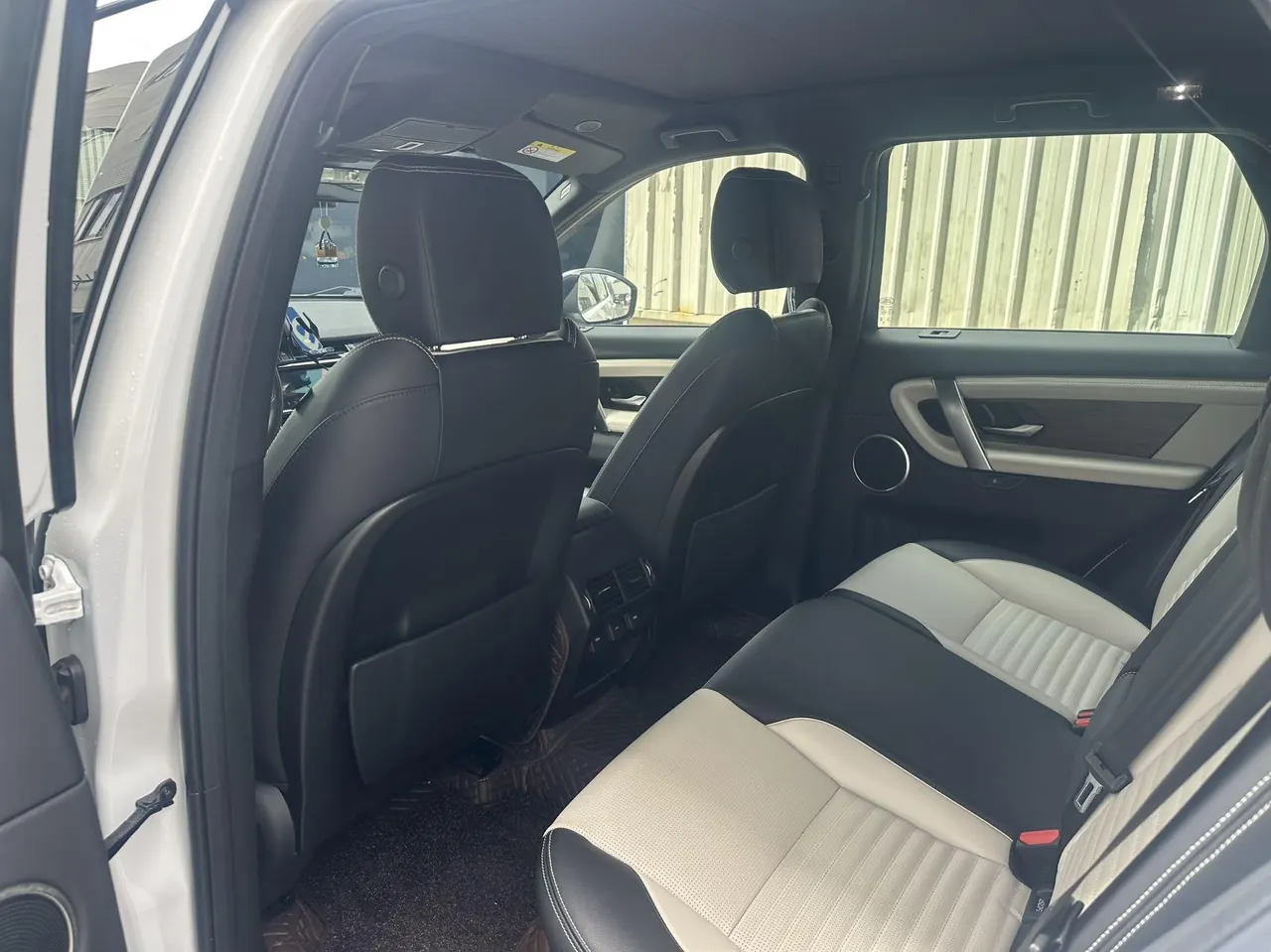 Land Rover 2023 Discovery Sports Edition 48V 2.0T 249PS R-Dynamic S Performance Edition Automatic Gear 7