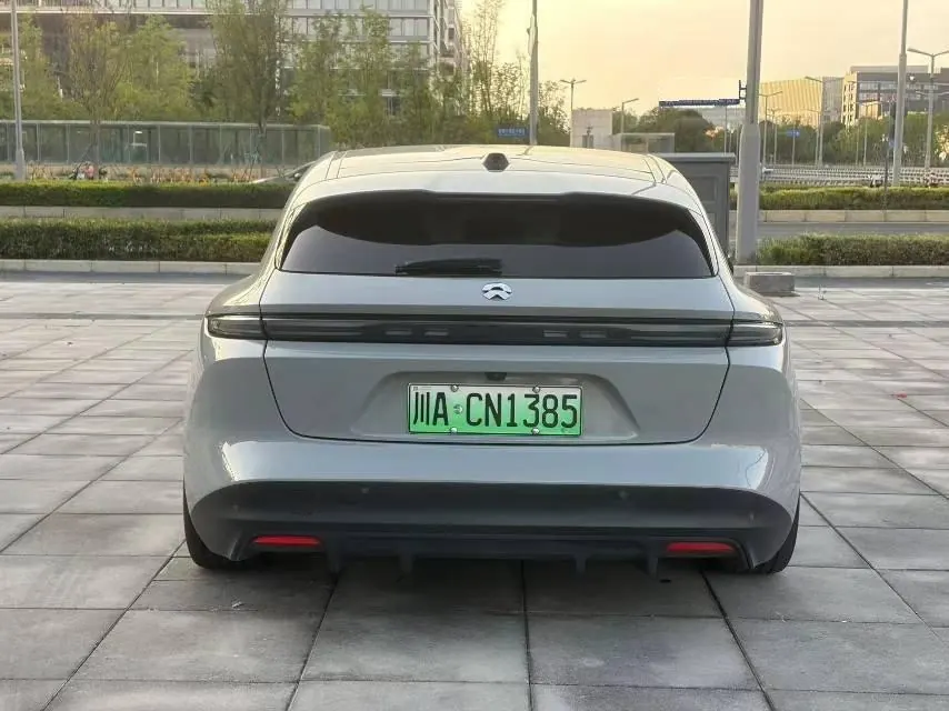 NIO 2023 ET5 75kWh Touring automatic gear 12