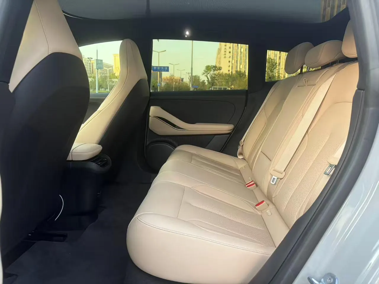 NIO 2023 ET5 75kWh Touring automatic gear 6
