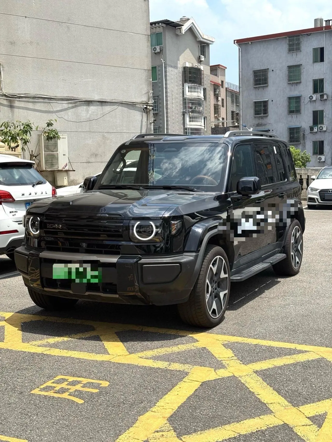 Open image lightbox: ICAR 2026 iCAR V 27 200KM 4WD Falcon 500 Automatic