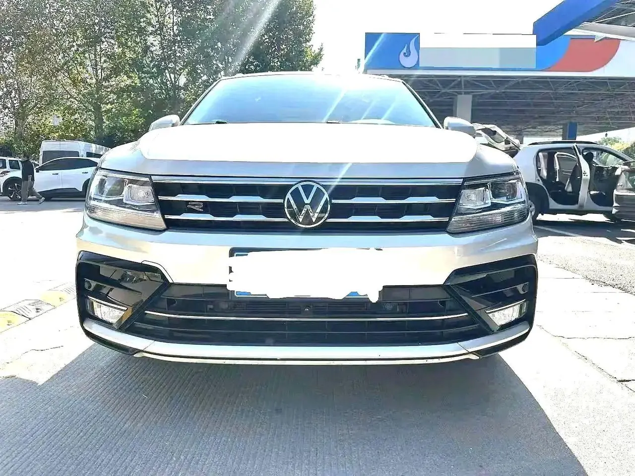 Volkswagen 2021 Tiguan L R-Line 2.0TSI 330TSI Two-Drive Overdrive Automatic Gear 2