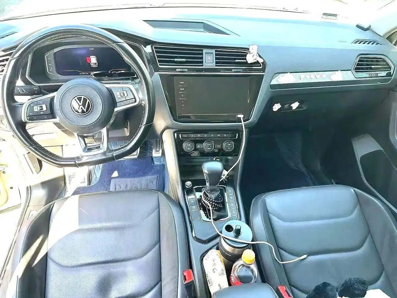 Volkswagen 2021 Tiguan L R-Line 2.0TSI 330TSI Two-Drive Overdrive Automatic Gear 3