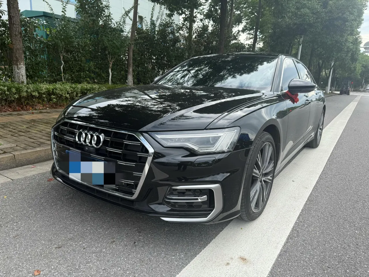 Audi 2024 A6L 2.0TFSI 45TFSI Quattro enjoy dynamic automatic transmission - View 1