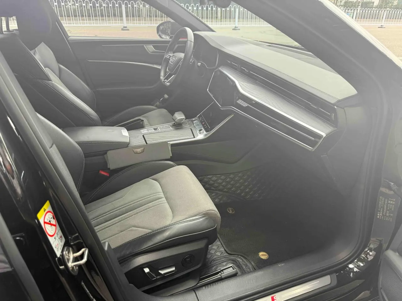 Audi 2024 A6L 2.0TFSI 45TFSI Quattro enjoy dynamic automatic transmission 12