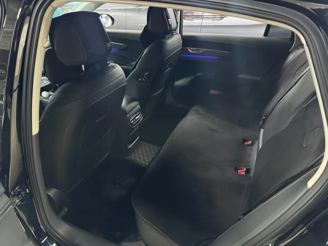 HongQi 2026 H5 2.0T Flag Chang Pro Edition Automatic Gear 3