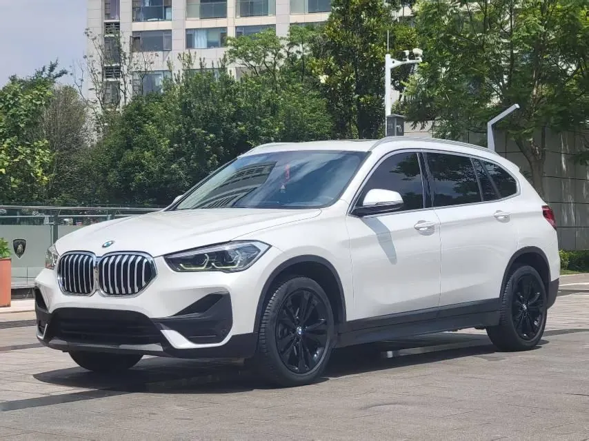 BMW 2021 X1 sDrive20Li 1.5T fashion automatic gear - View 1