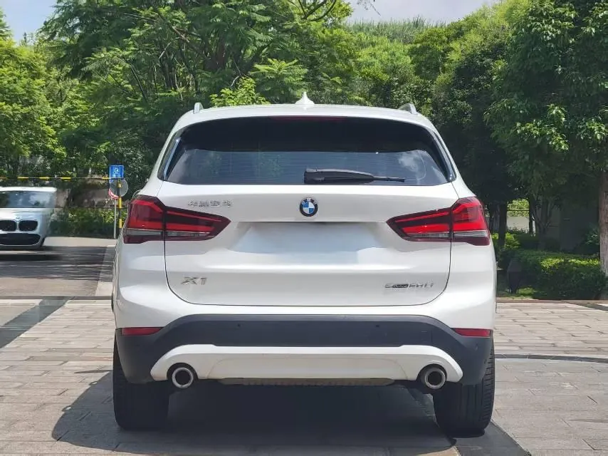 BMW 2021 X1 sDrive20Li 1.5T fashion automatic gear 8