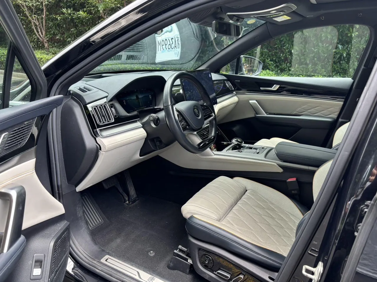 BYD Tang New Energy 2024 Tang EV Champion Edition 635KM Four-wheel Drive Flagship Automatic Gear 4