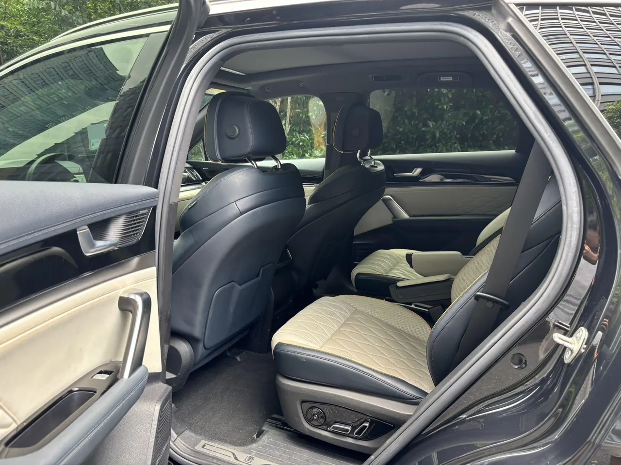 BYD Tang New Energy 2024 Tang EV Champion Edition 635KM Four-wheel Drive Flagship Automatic Gear 5