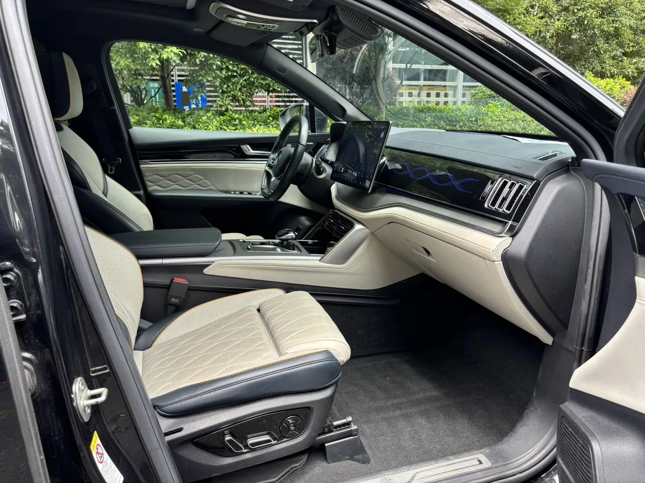 BYD Tang New Energy 2024 Tang EV Champion Edition 635KM Four-wheel Drive Flagship Automatic Gear 6