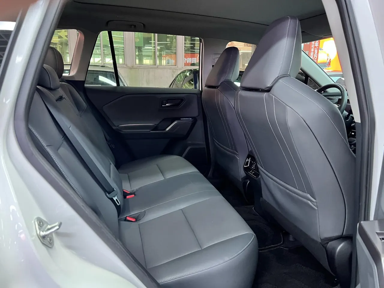 Toyota 2026 RAV4 Rongbo 2.0 Stepless Two-Drive Deluxe Automatic Gear 5