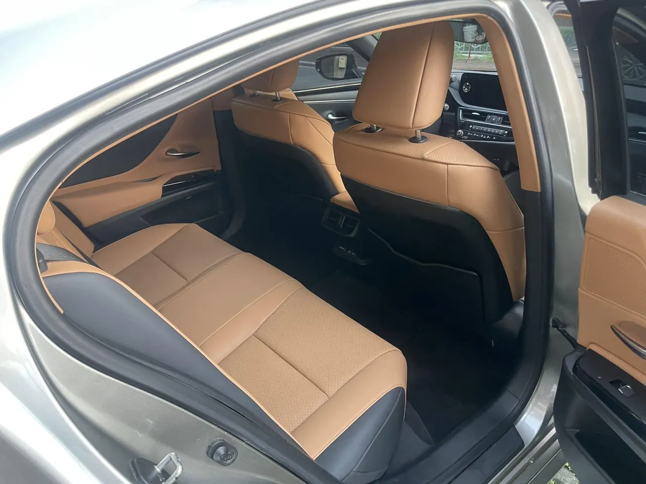 Lexus ES (Imported) 2021 ES260 2.5 Excellence Automatic Gear 4