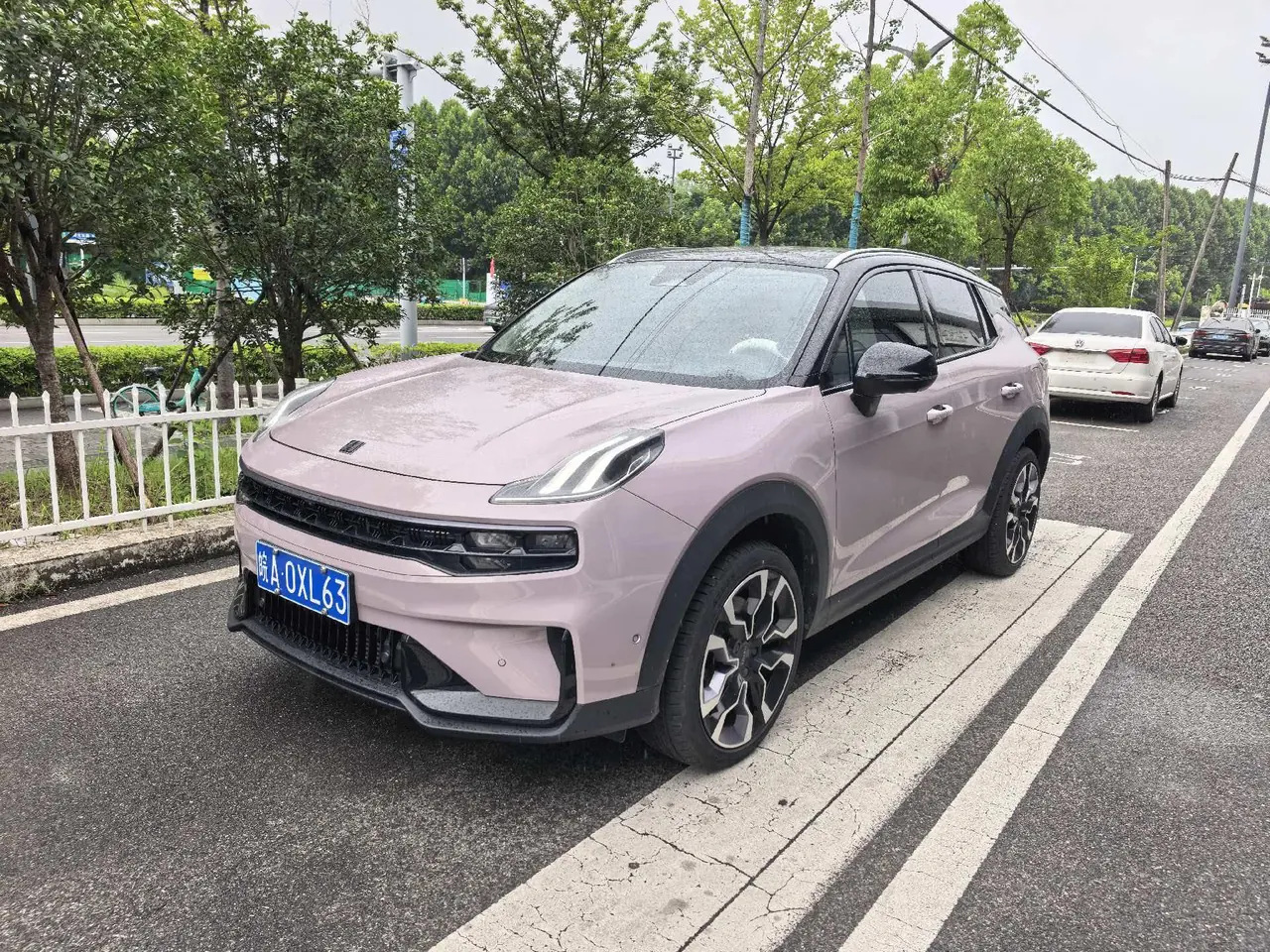 Открыть галерею: LYNK&CO 2023 LYNK&CO 06 1.5T Remix Shero Automatic
