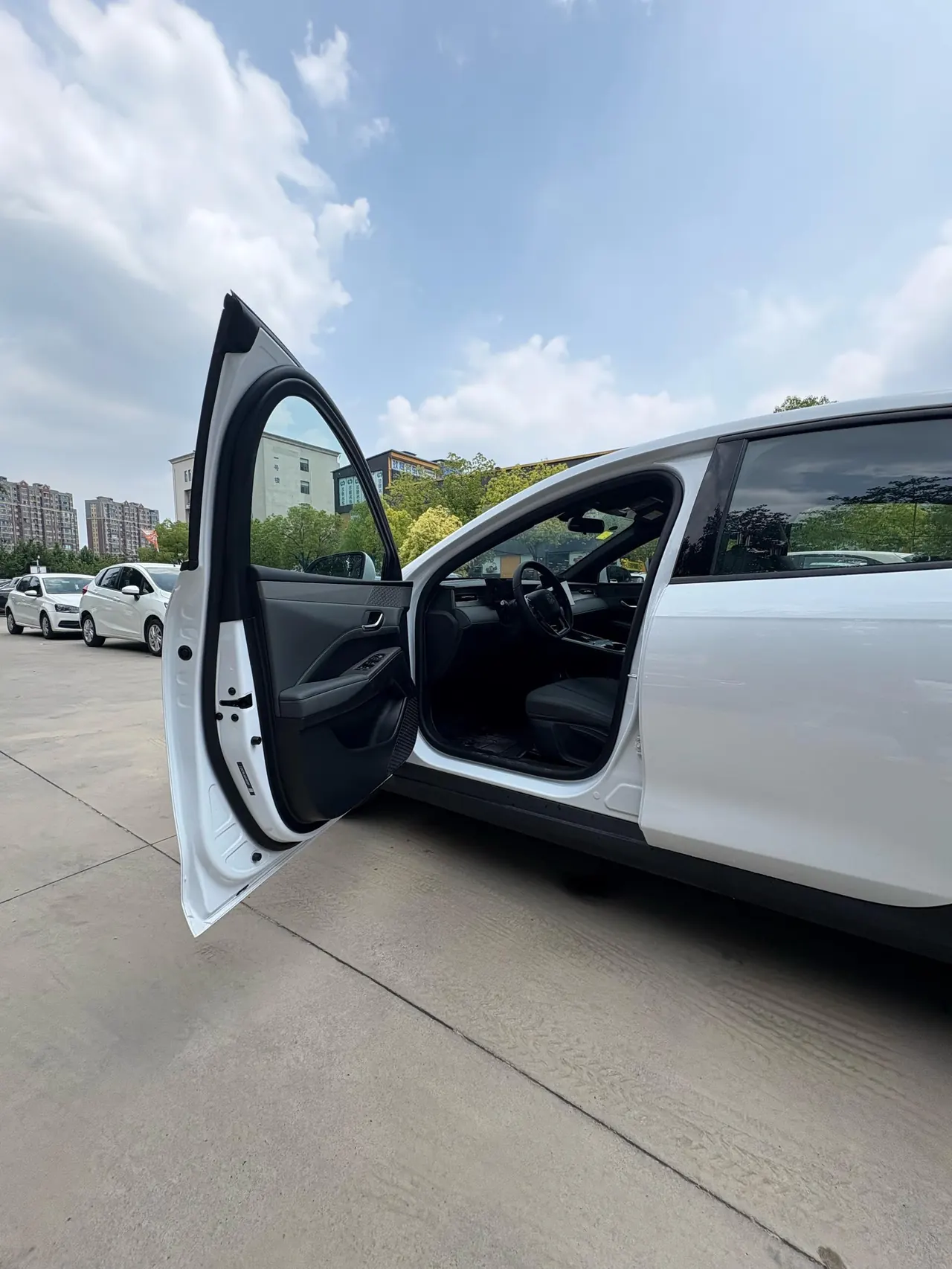 BYD 2026 Qin PLUS DM-i 1.5 CVT 128km Entry-Level Automatic 4