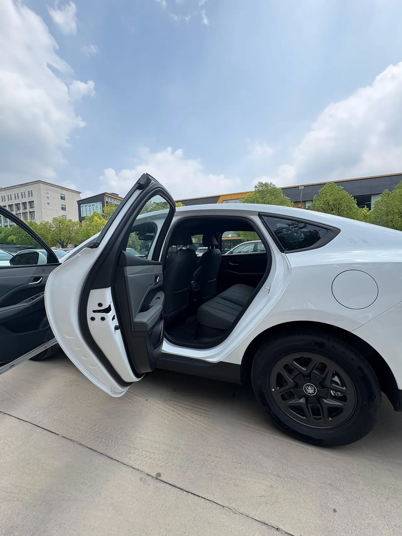 BYD 2026 Qin PLUS DM-i 1.5 CVT 128km Entry-Level Automatic 5