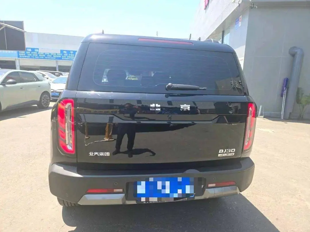 Beijing 2026 BJ30 1.5T Traveler Two-Drive Advanced Edition Automatic Gear 3