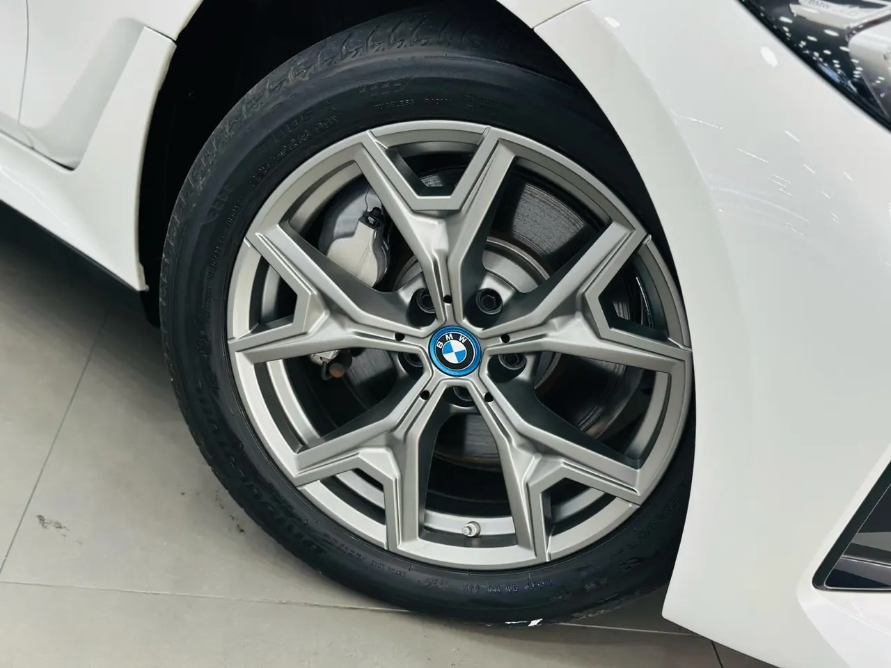 BMW 2024 i3 eDrive 35 L automatic gear 10