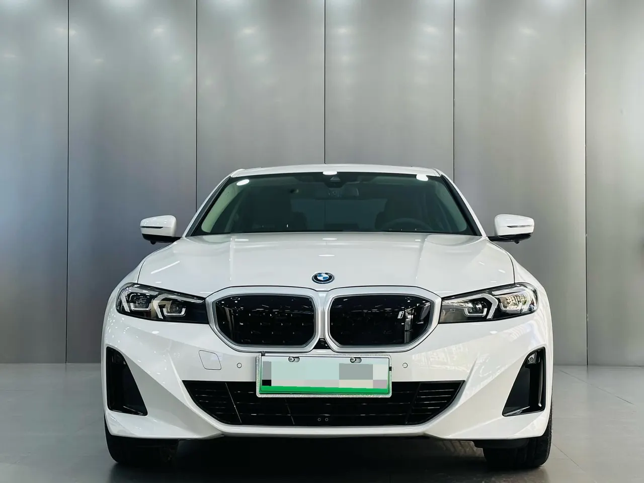 BMW 2024 i3 eDrive 35 L automatic gear 2