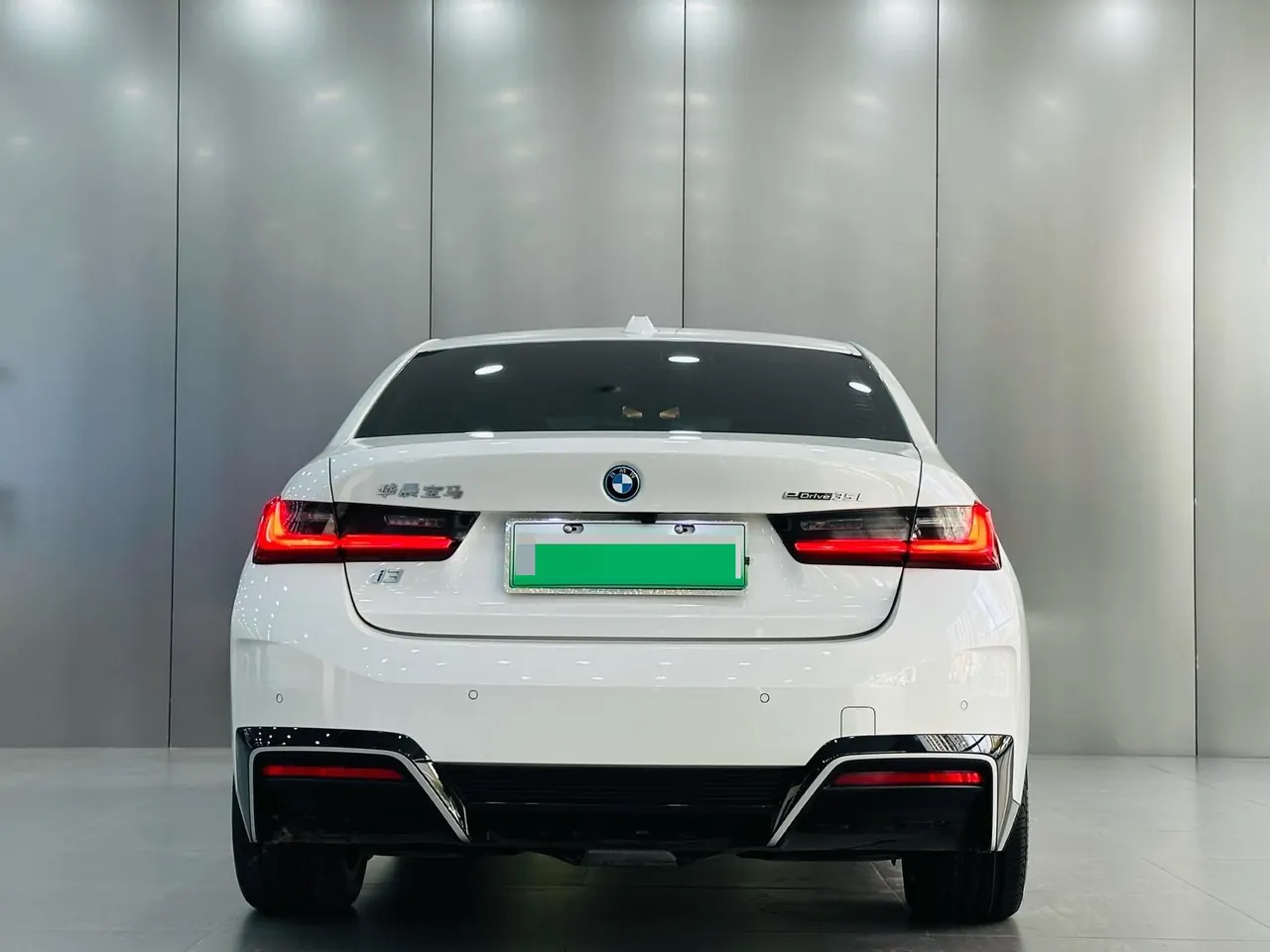 BMW 2024 i3 eDrive 35 L automatic gear 8