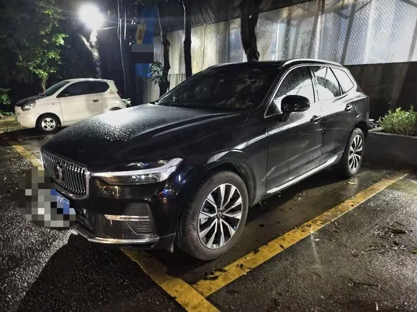 Volvo 2024 XC60 48V 2.0T B5 4-wheel drive Zhiyuan Deluxe Edition Automatic Gear - View 1