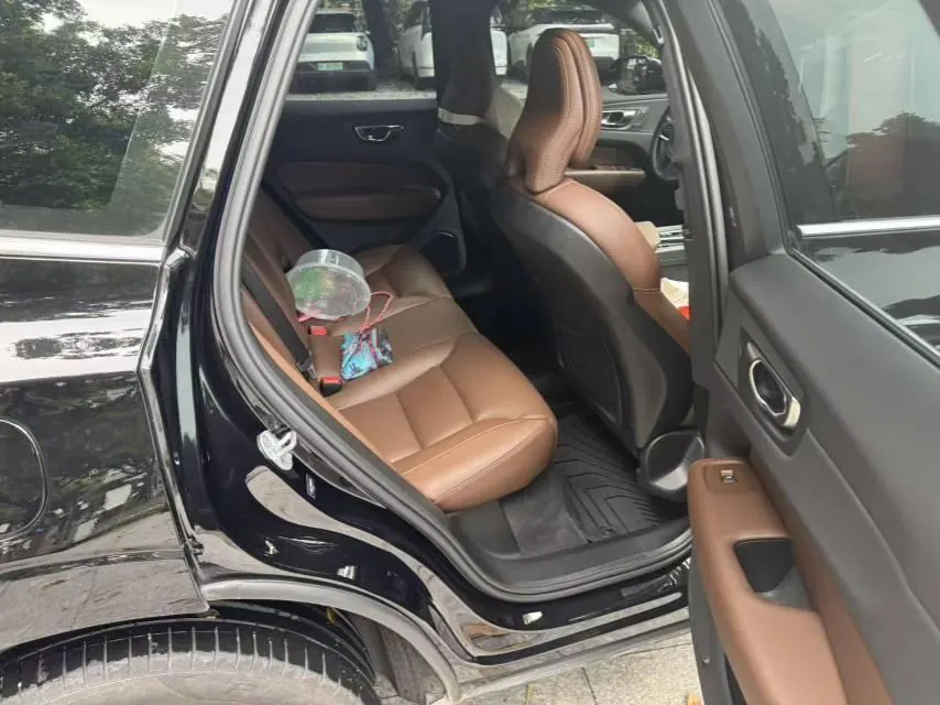 Volvo 2024 XC60 48V 2.0T B5 4-wheel drive Zhiyuan Deluxe Edition Automatic Gear 6