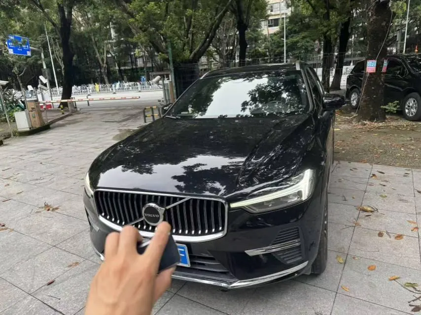 Volvo 2024 XC60 48V 2.0T B5 4-wheel drive Zhiyuan Deluxe Edition Automatic Gear 7