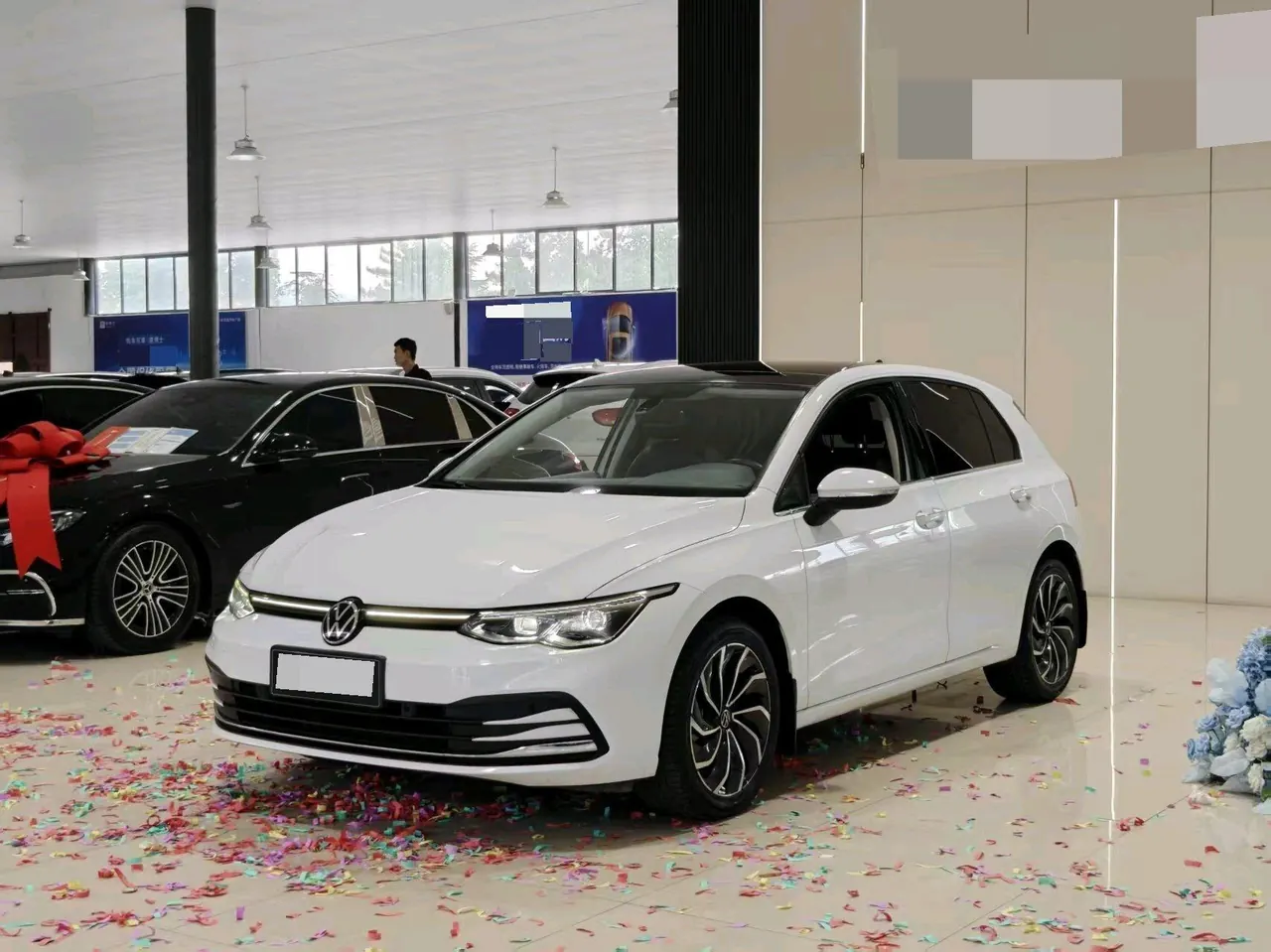 Открыть галерею: Volkswagen 2021 Golf 8 PRO 1.4TSI 280TSI Automatic