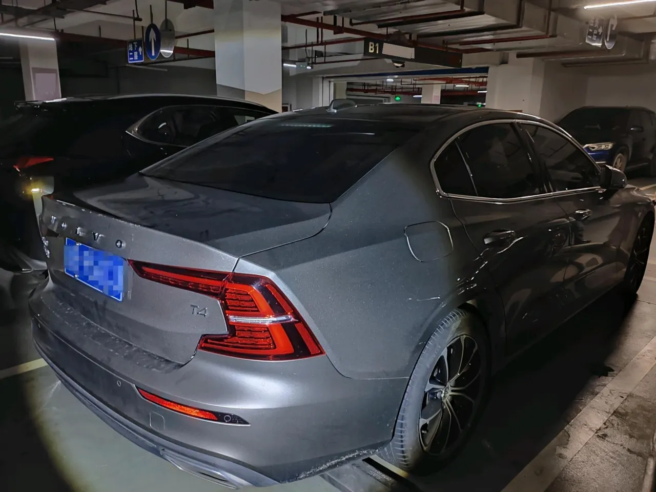 Volvo 2021 S60 2.0T T4 Zhiyi Deluxe Edition Automatic Gear 3