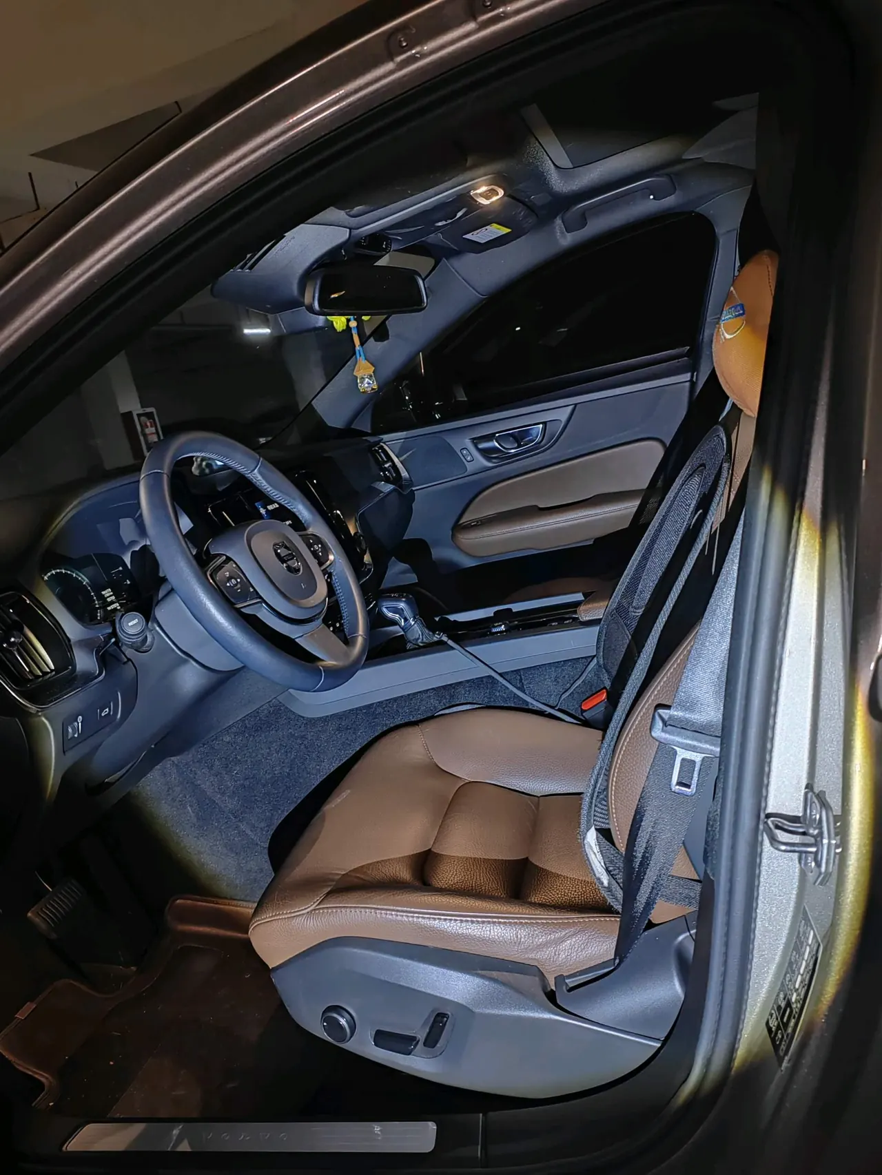 Volvo 2021 S60 2.0T T4 Zhiyi Deluxe Edition Automatic Gear 7