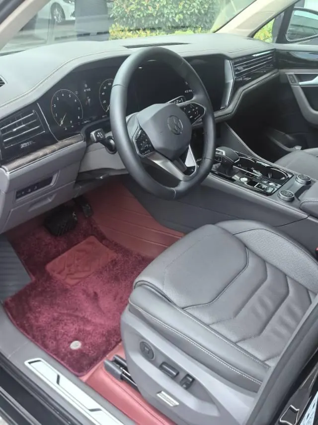 Volkswagen Touareg (Imported) 2026 Touareg 3.0TSI Sharp Edition Obsidian Black Sports Suit Automatic Gear 3