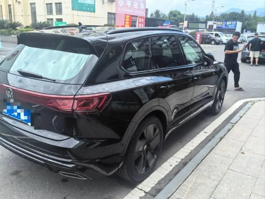 Volkswagen Touareg (Imported) 2026 Touareg 3.0TSI Sharp Edition Obsidian Black Sports Suit Automatic Gear 9