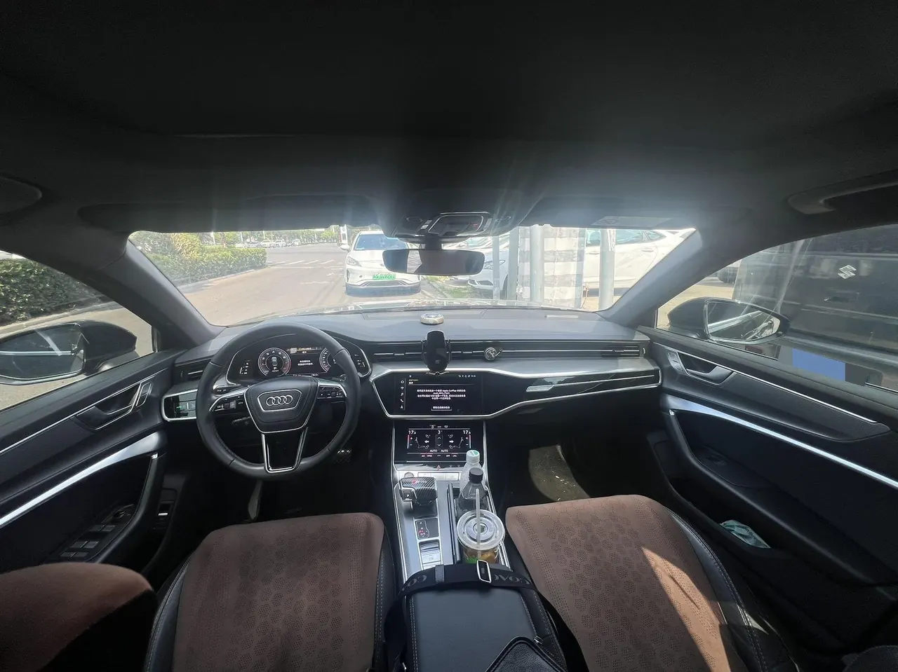 Audi 2023 A6L 2.0TFSI 40TFSI Deluxe Elegant Automatic 3