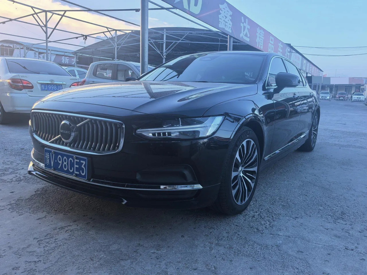 Open image lightbox: Volvo 2024 S90 48V 2.0T B5 Zhiyi Deluxe Edition Automatic Gear