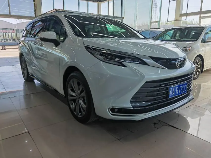 Toyota 2026 Sana 2.5 Stepless Two-Drive Premium Edition Automatic Gear 2