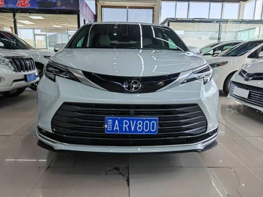 Toyota 2026 Sana 2.5 Stepless Two-Drive Premium Edition Automatic Gear 3