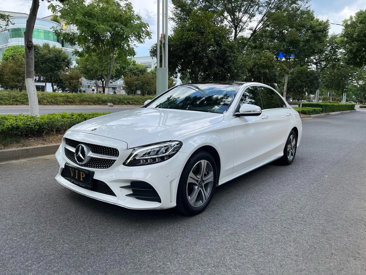 Открыть галерею: Mercedes Benz Class C 2020 C 260 L 48V 1.5T Sports Edition Automatic Gear