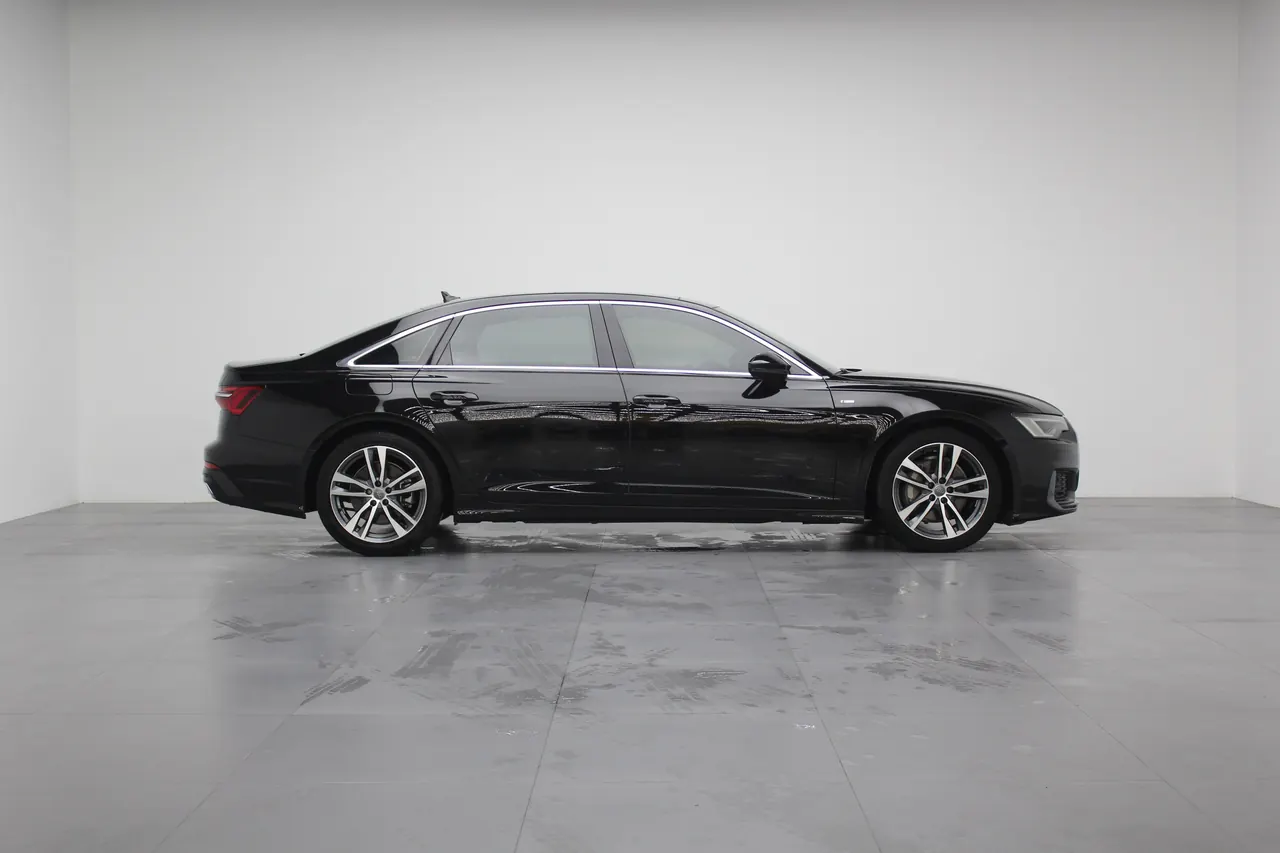 Audi 2021 A6L 2.0TFSI 40TFSI Deluxe Dynamic Automatic 12