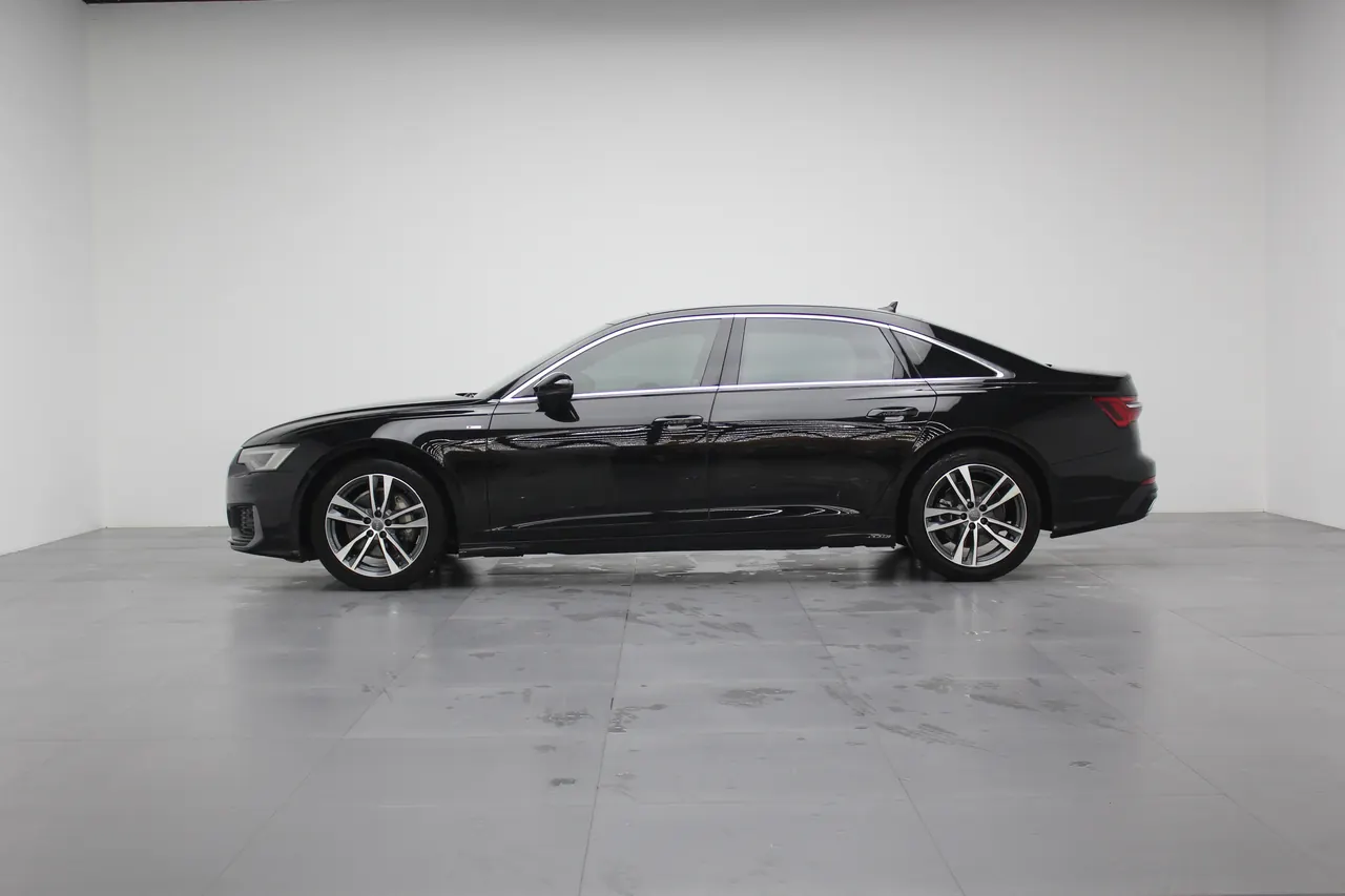 Audi 2021 A6L 2.0TFSI 40TFSI Deluxe Dynamic Automatic 3