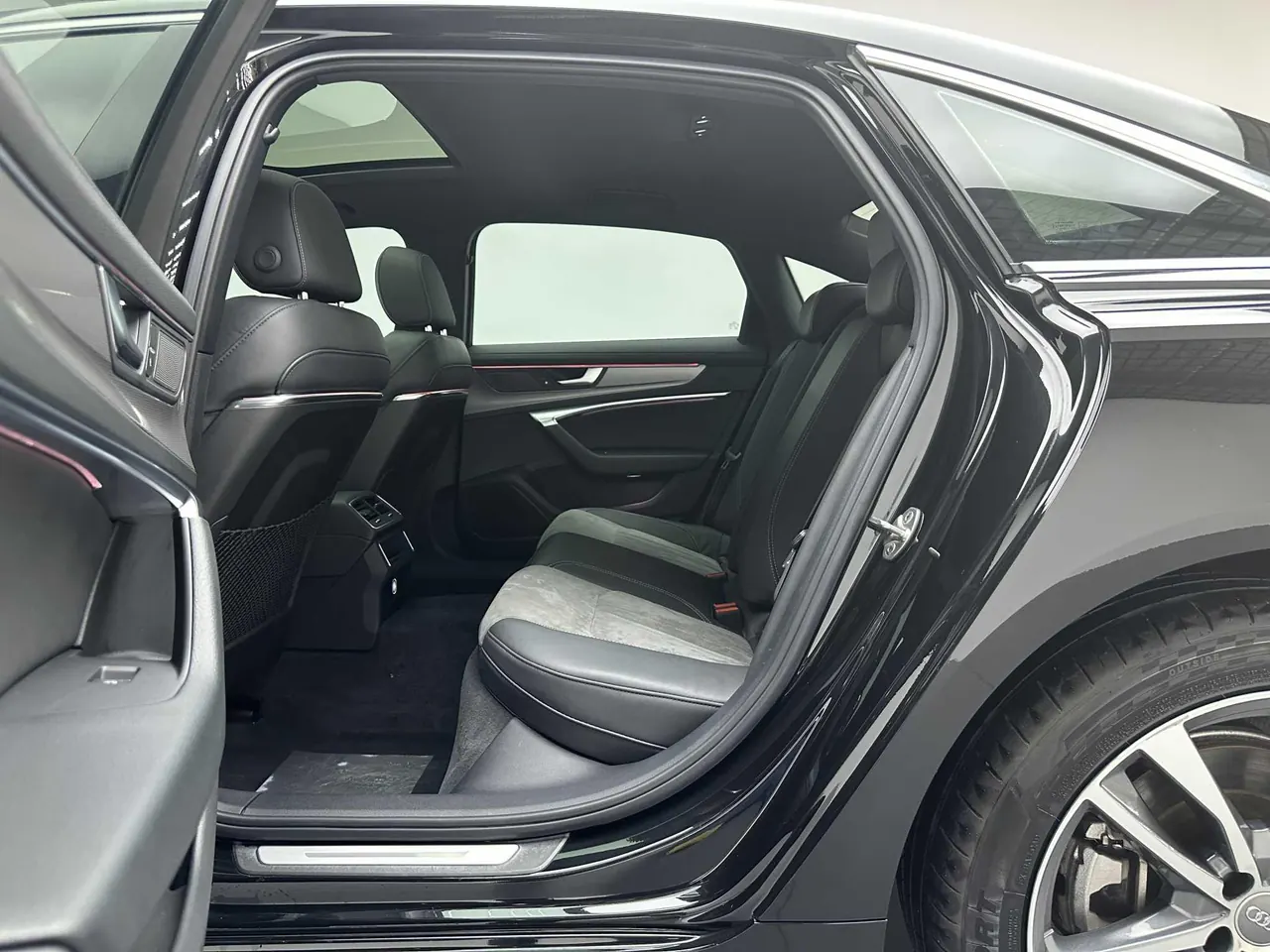 Audi 2021 A6L 2.0TFSI 40TFSI Deluxe Dynamic Automatic 8