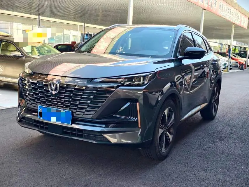 Открыть галерею: ChangAn 2022 CS55 PLUS 1.5T Luxury Automatic Gear