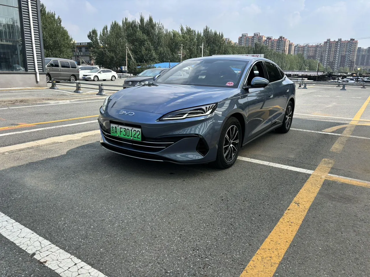 Open image lightbox: BYD 2025 seals 06 DM-i 1.5 stepless smart driving version 80KM noble automatic gear