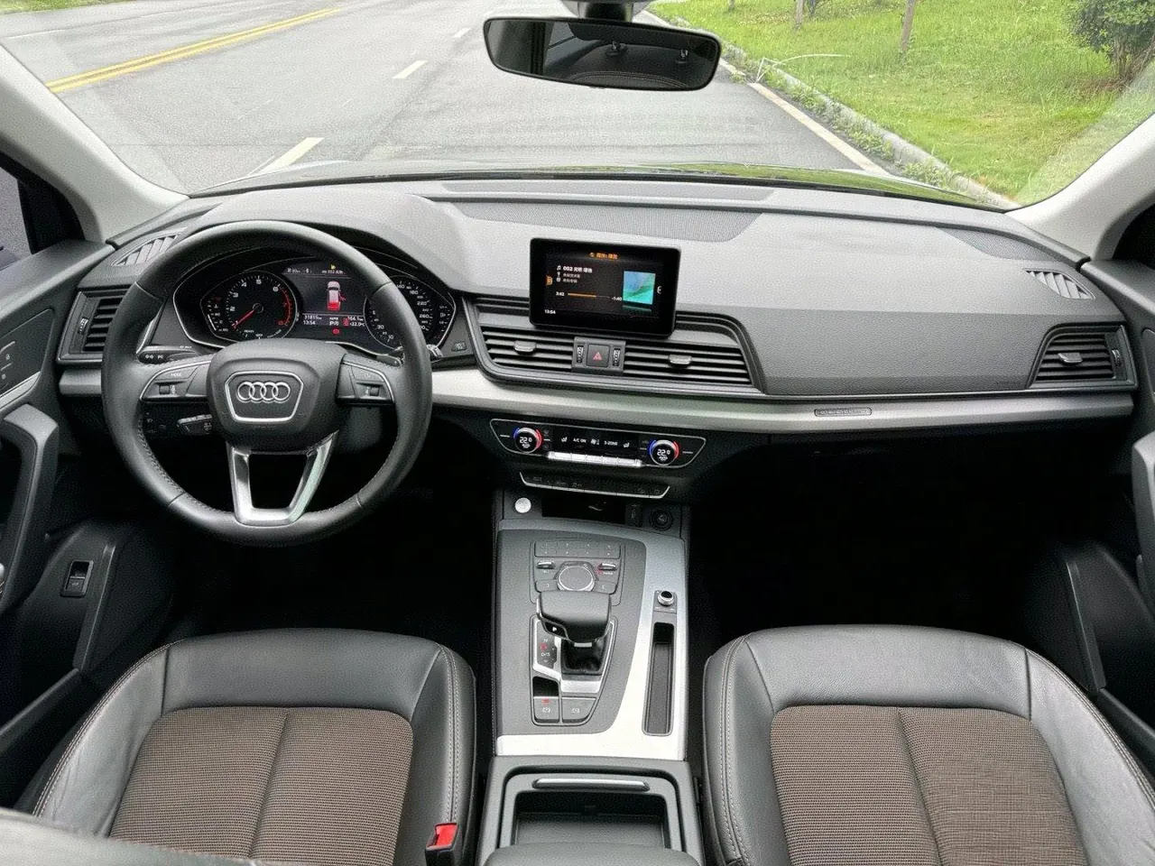 Audi 2020 Q5L 2.0TFSI 40TFSI enjoy aggressive automatic transmission 8