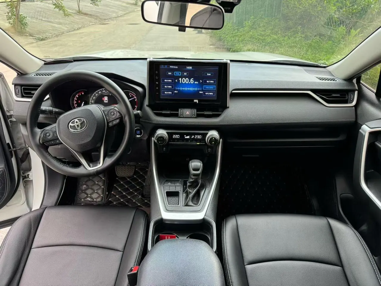 Toyota 2020 RAV4 Rongbo 2.0 Stepless Two-Drive Fashion Edition Automatic Gear 4