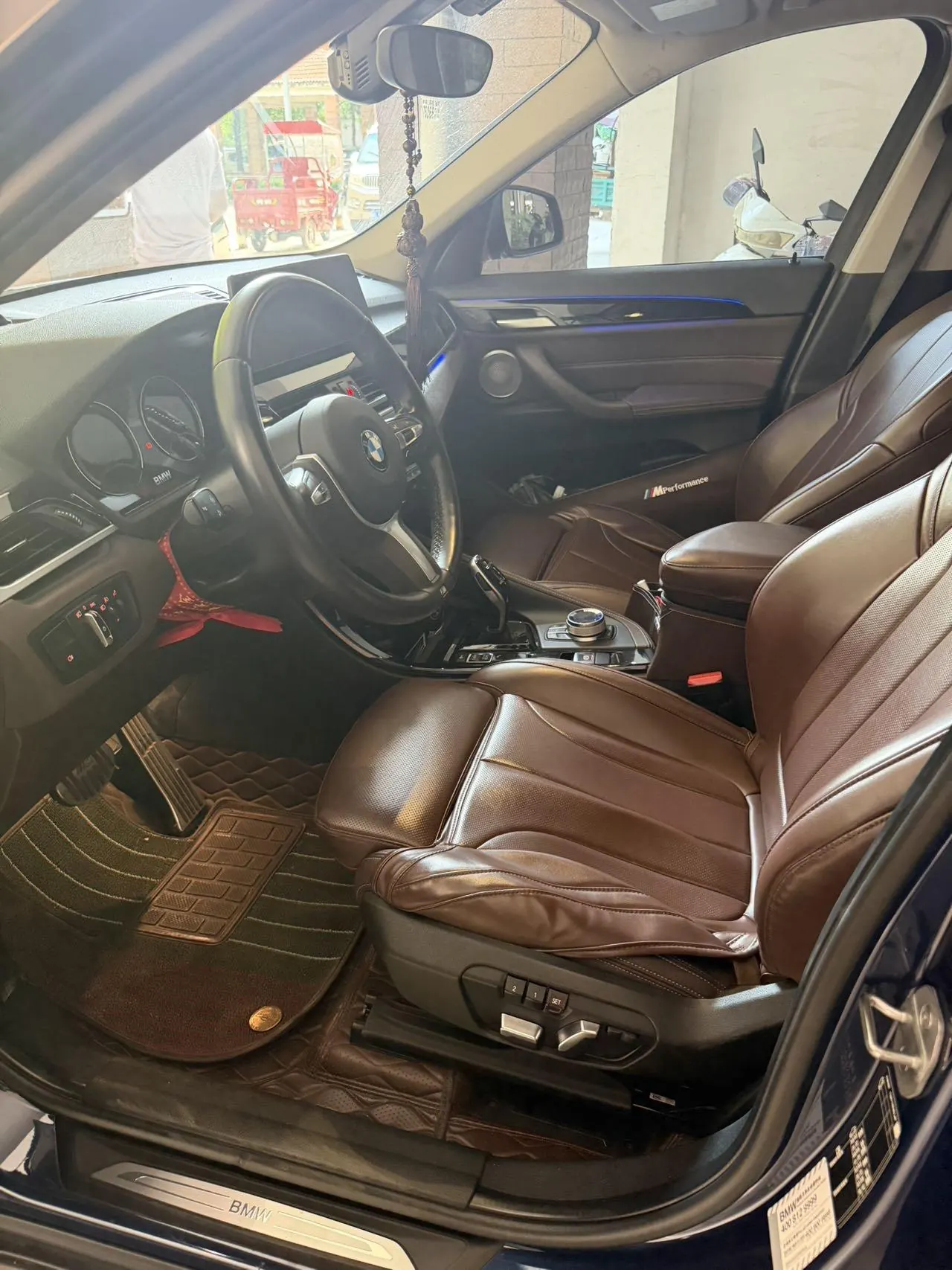 BMW 2022 X1 sDrive20Li 1.5T exclusive automatic gear 4